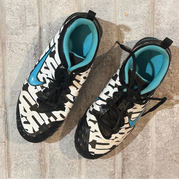 Nike Softball Cleats - Picture 5 of 10